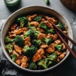 chicken and broccoli stir fry Chinese with sesame seeds